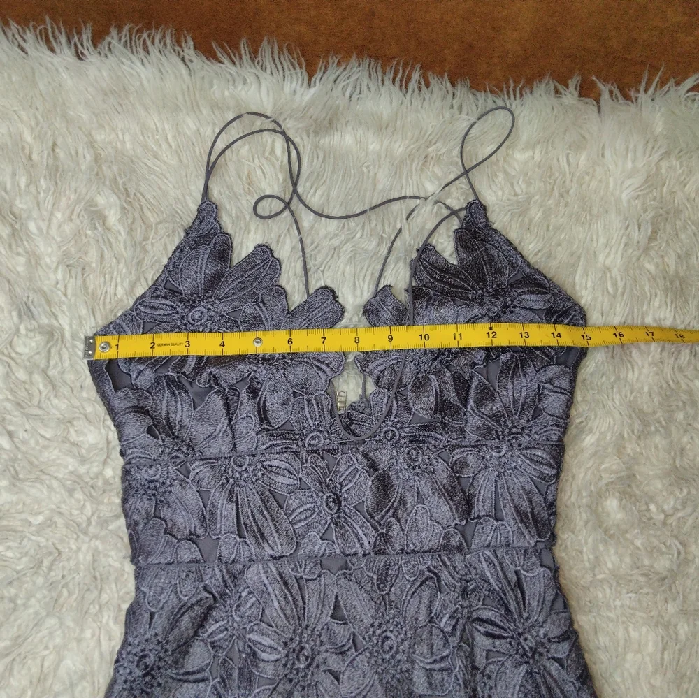 SAYLOR Alayna Lace Dress in Shark Size XS - Picture 13 of 16